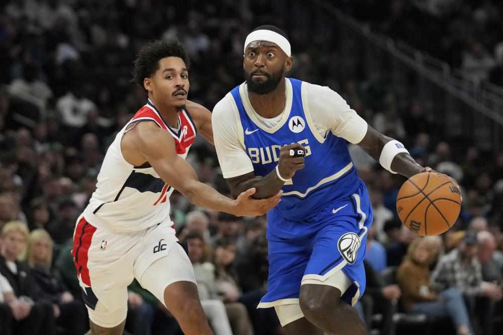 防守球员突 防守球员突