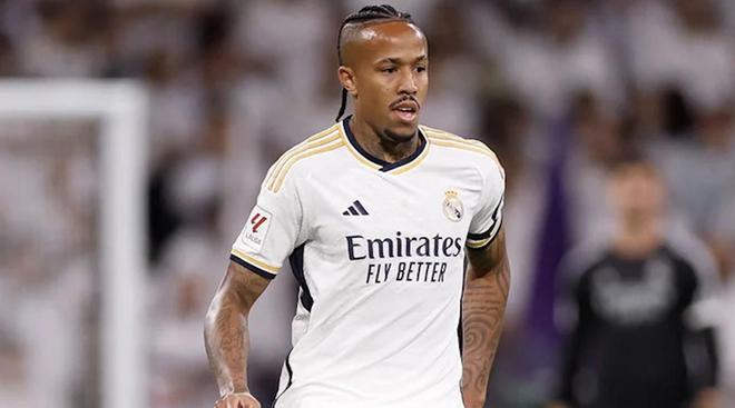 更反映了球 更反映了球