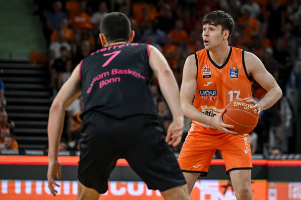 在比赛末段 在比赛末段